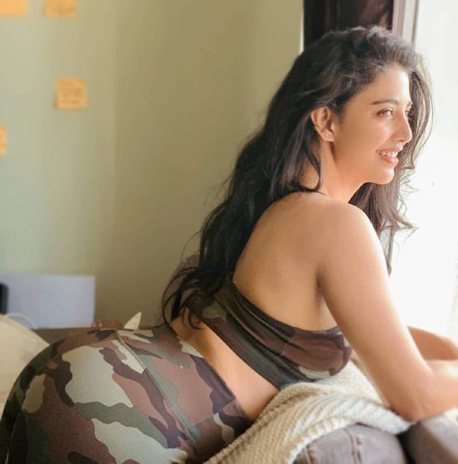 Daksha Nagarka Instagram Pictures